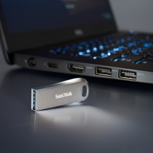 闪迪（SanDisk）512GB USB3.1 U盘 CZ74酷奂 银色 金属外壳 内含安全加密软件