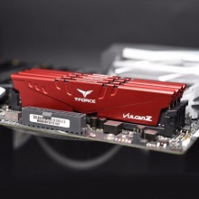 十铨（Team）DDR4 3200 16GB（8GB×2）内存条 火神系列